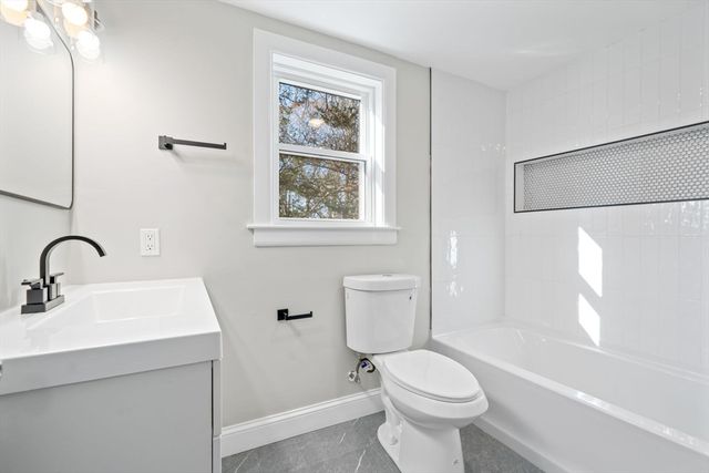 408 Teaticket Hwy, Falmouth, MA 02536