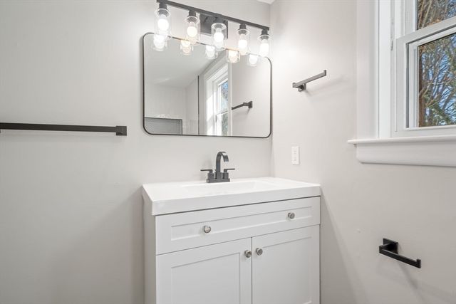 408 Teaticket Hwy, Falmouth, MA 02536