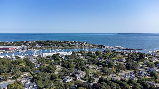 408 Teaticket Hwy, Falmouth, MA 02536