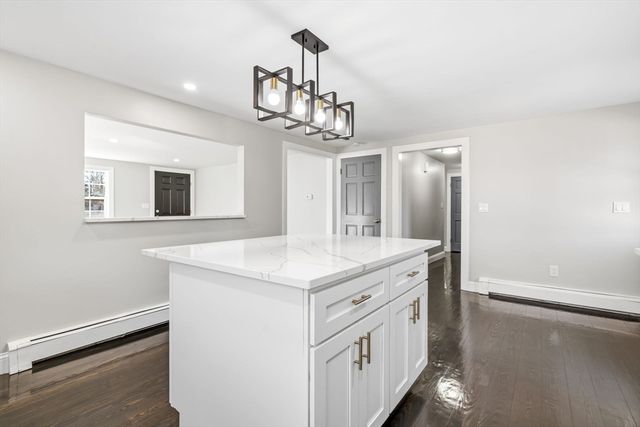 408 Teaticket Hwy, Falmouth, MA 02536