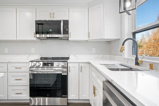 408 Teaticket Hwy, Falmouth, MA 02536