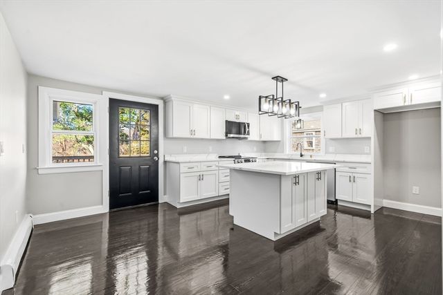 408 Teaticket Hwy, Falmouth, MA 02536