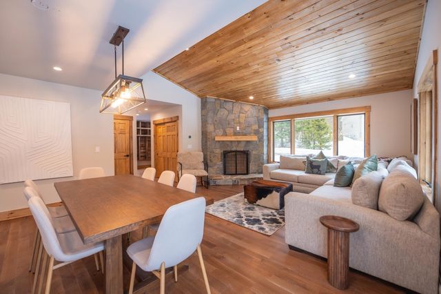 4 Breezy Way, Dover, VT 05356