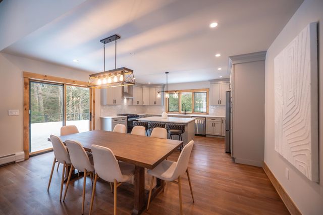 4 Breezy Way, Dover, VT 05356