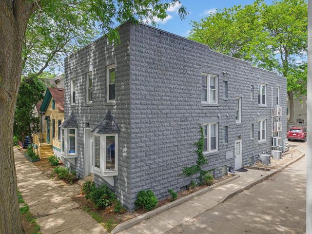 2436 S Wentworth Avenue, Milwaukee, WI 53207