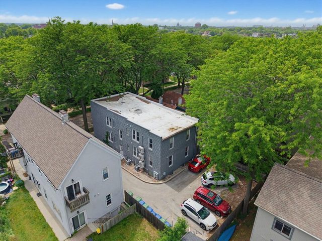 2436 S Wentworth Avenue, Milwaukee, WI 53207