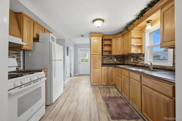 5921 Oldham Street, Taylor, MI 48180