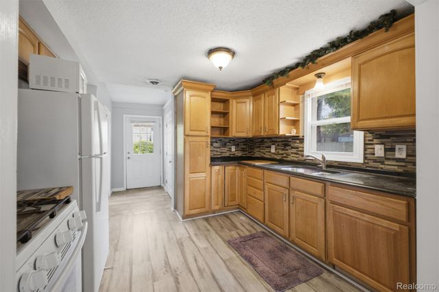 5921 Oldham Street, Taylor, MI 48180