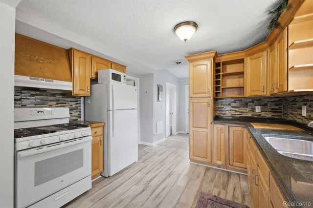 5921 Oldham Street, Taylor, MI 48180