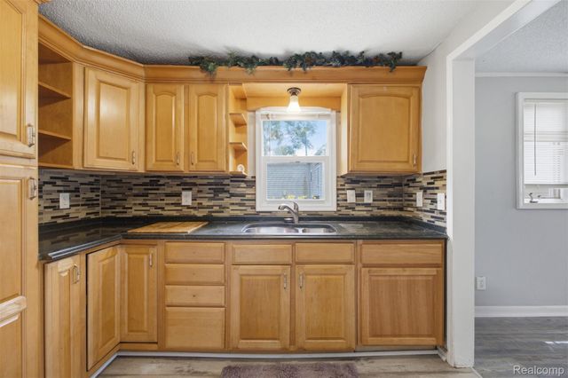 5921 Oldham Street, Taylor, MI 48180