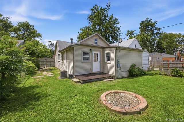 5921 Oldham Street, Taylor, MI 48180