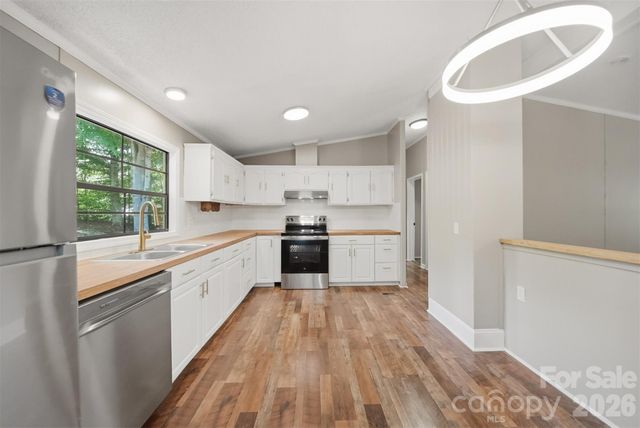 4944 Largo Court, Conover, NC 28613
