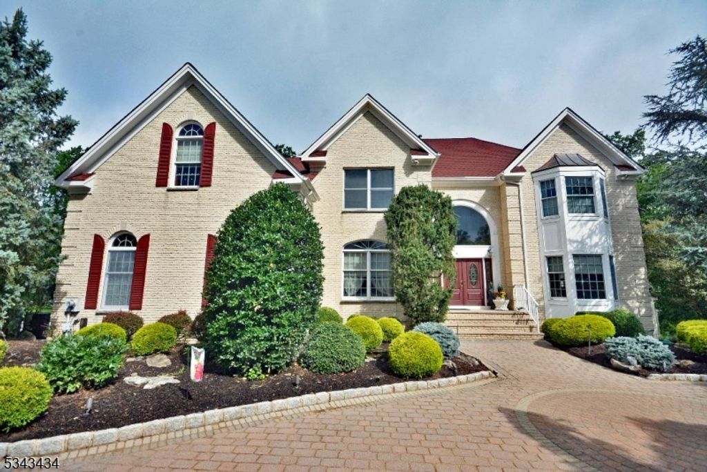 21 Foxglove Dr, Warren Twp., NJ 07059