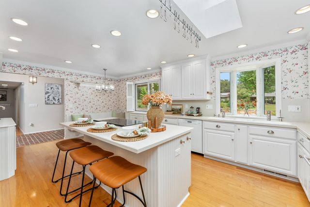 8445 Royall Oaks Dr, Granite Bay, CA 95746