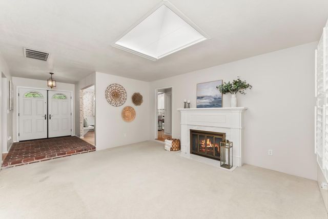 8445 Royall Oaks Dr, Granite Bay, CA 95746