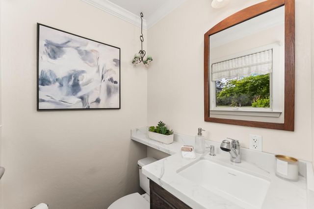 8445 Royall Oaks Dr, Granite Bay, CA 95746