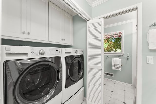 8445 Royall Oaks Dr, Granite Bay, CA 95746