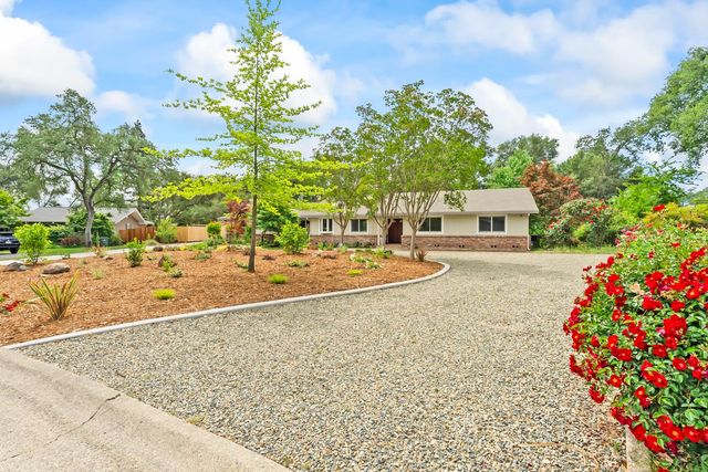 8445 Royall Oaks Dr, Granite Bay, CA 95746