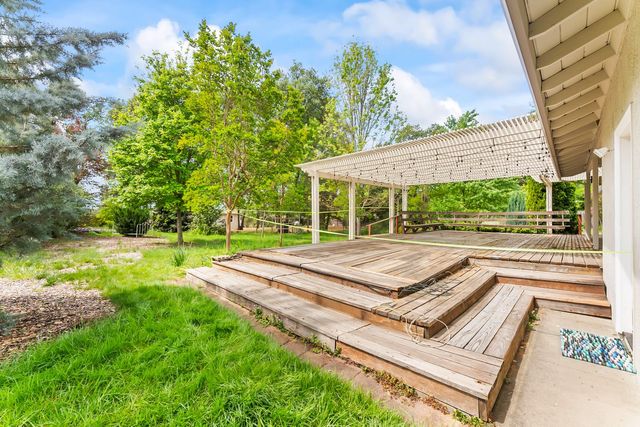 8445 Royall Oaks Dr, Granite Bay, CA 95746