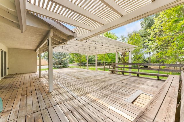 8445 Royall Oaks Dr, Granite Bay, CA 95746