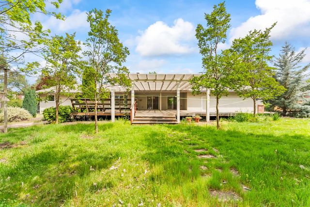 8445 Royall Oaks Dr, Granite Bay, CA 95746