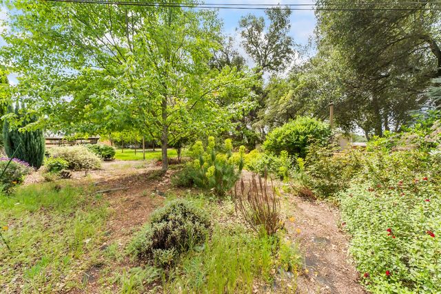 8445 Royall Oaks Dr, Granite Bay, CA 95746