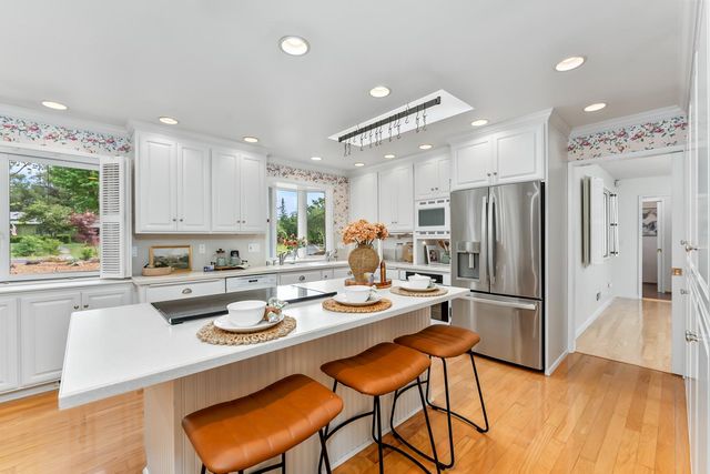 8445 Royall Oaks Dr, Granite Bay, CA 95746