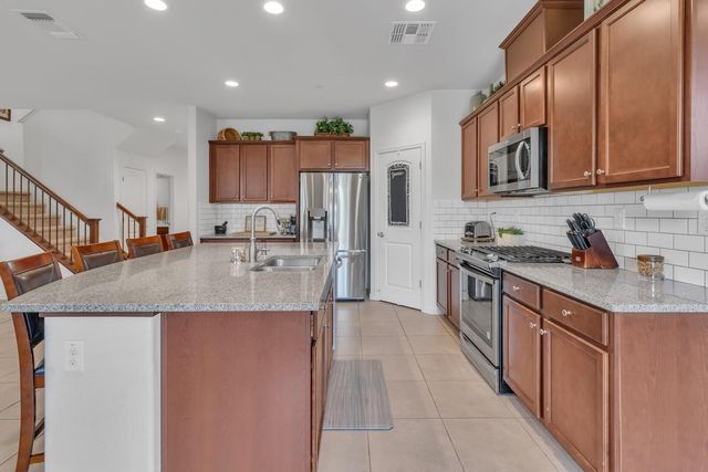 2332 Castle Pines Way, Roseville, CA 95747