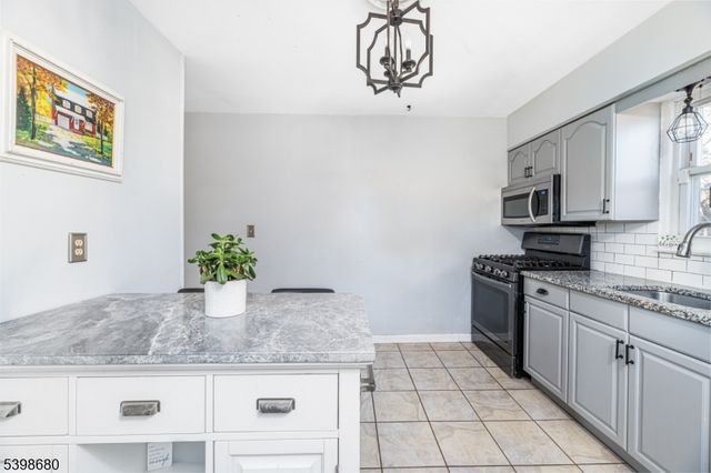 169 Cambridge Ave, Saddle Brook Twp., NJ 07663