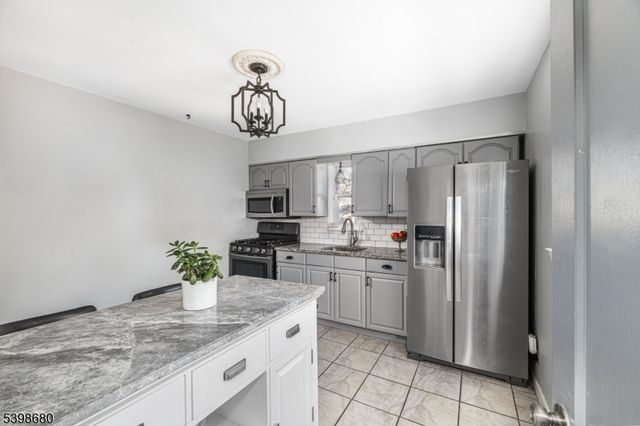 169 Cambridge Ave, Saddle Brook Twp., NJ 07663