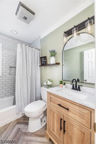 169 Cambridge Ave, Saddle Brook Twp., NJ 07663