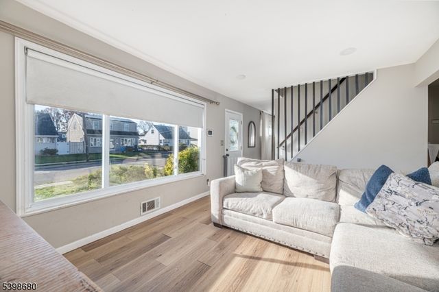 169 Cambridge Ave, Saddle Brook Twp., NJ 07663