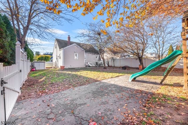 169 Cambridge Ave, Saddle Brook Twp., NJ 07663