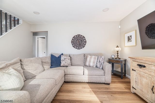 169 Cambridge Ave, Saddle Brook Twp., NJ 07663