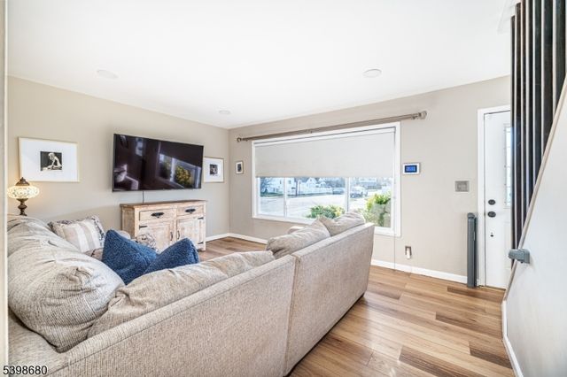 169 Cambridge Ave, Saddle Brook Twp., NJ 07663