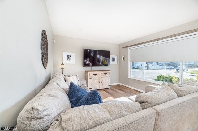 169 Cambridge Ave, Saddle Brook Twp., NJ 07663