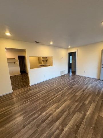 1429 Avenue L, Tahoka, TX 79373