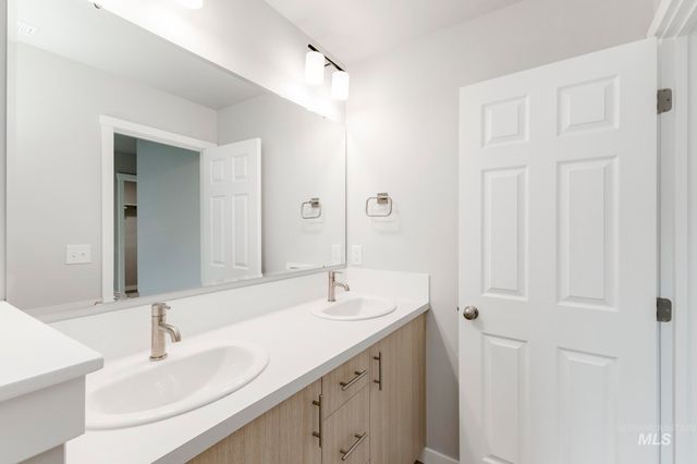 7370 S Menzingers Ave, Meridian, ID 83642