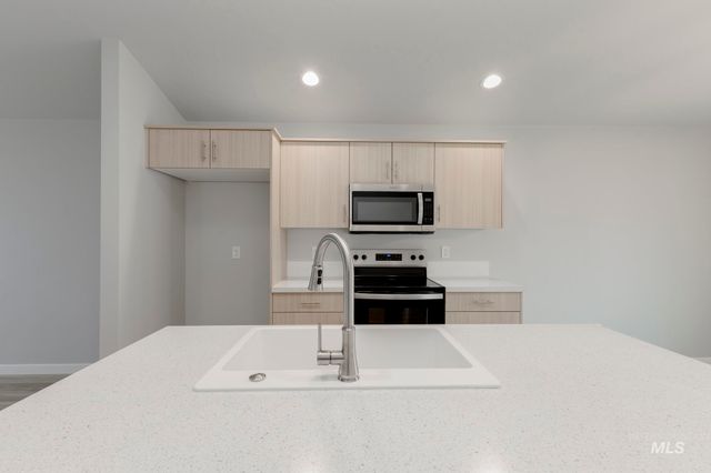 7370 S Menzingers Ave, Meridian, ID 83642