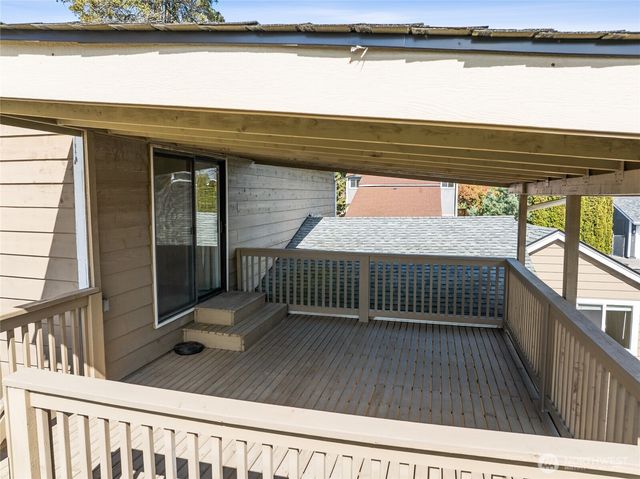 2807 61st Avenue NE, Tacoma, WA 98422