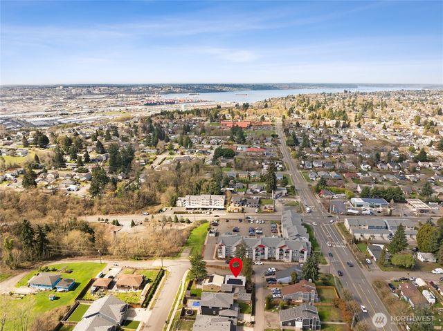 2807 61st Avenue NE, Tacoma, WA 98422