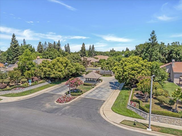 3614 E Harvard Court, Visalia, CA 93292