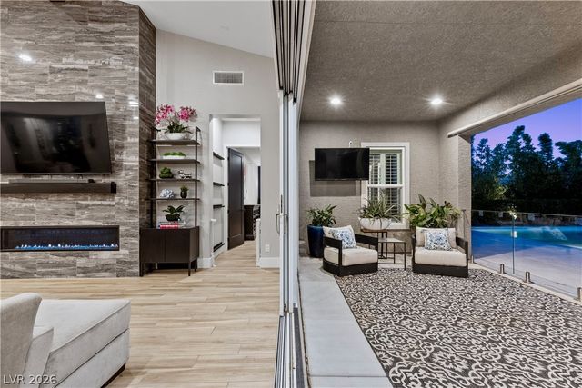 7460 Tucker William Street, Las Vegas, NV 89149