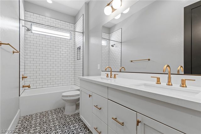 7460 Tucker William Street, Las Vegas, NV 89149