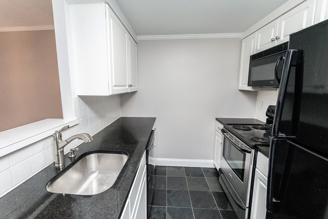 1933 Commonwealth Ave 108, Boston, MA 02135