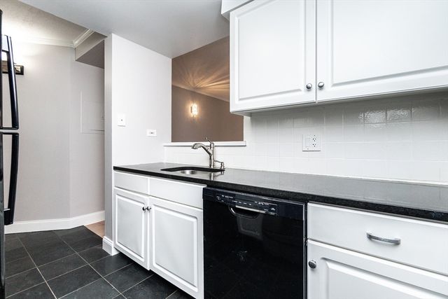 1933 Commonwealth Ave 108, Boston, MA 02135