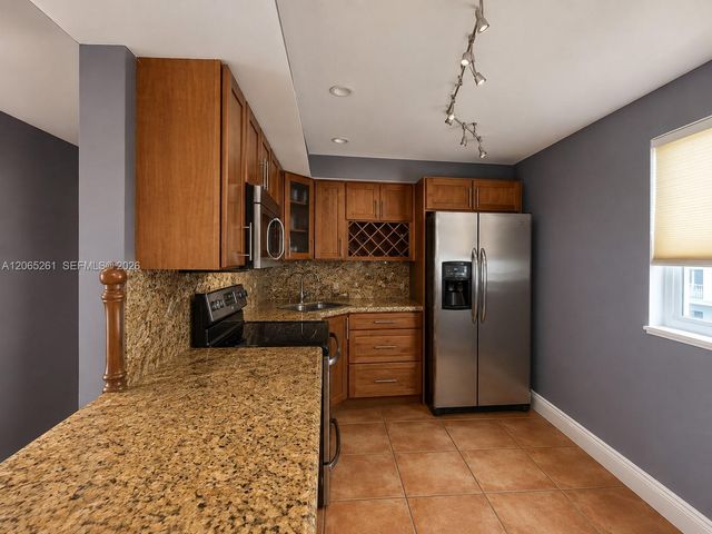 3601 NE 170th Street 605, North Miami Beach, FL 33160