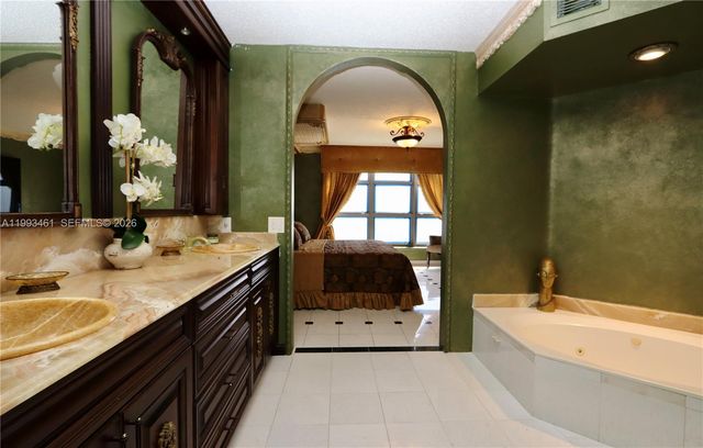 3530 Mystic Pointe Drive 2915, Aventura, FL 33180