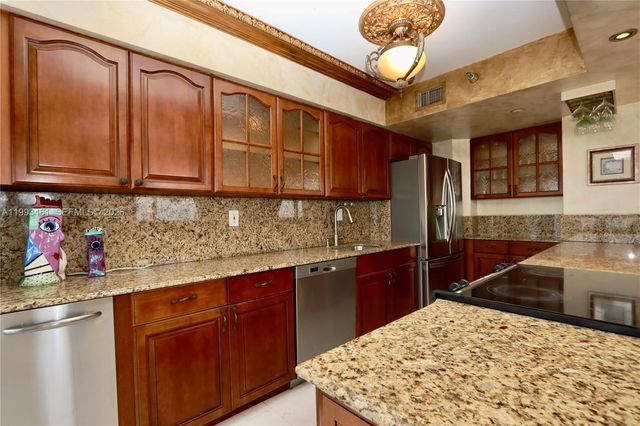 3530 Mystic Pointe Drive 2915, Aventura, FL 33180