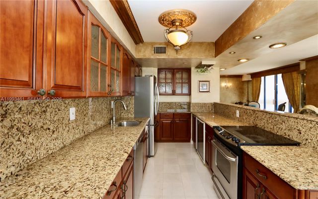 3530 Mystic Pointe Drive 2915, Aventura, FL 33180